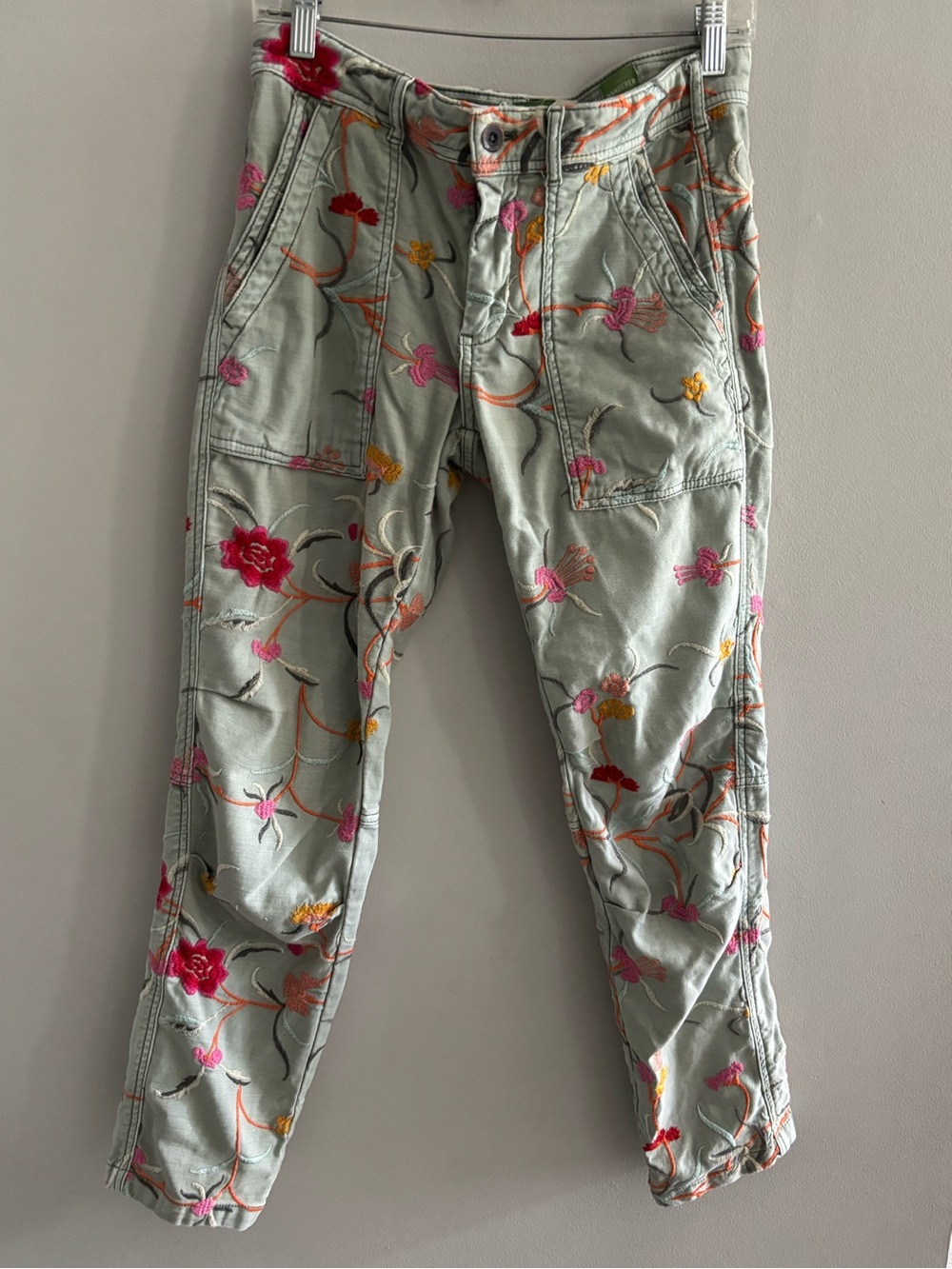 Anthropologie Pilcro Wanderer Embroidered Floral Cargo Pant Sage Pink Size 26 - Picture 1 of 14